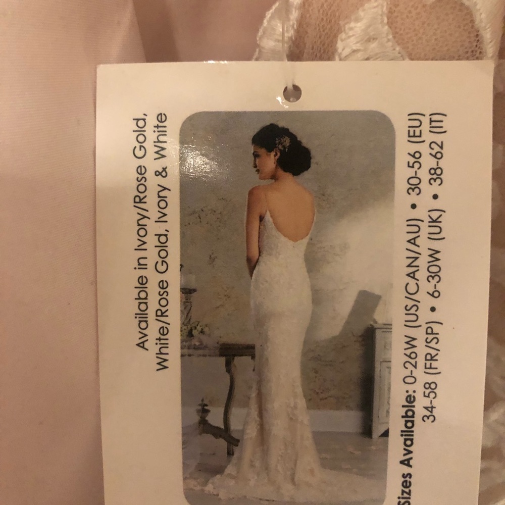 Ivory wedding gown
